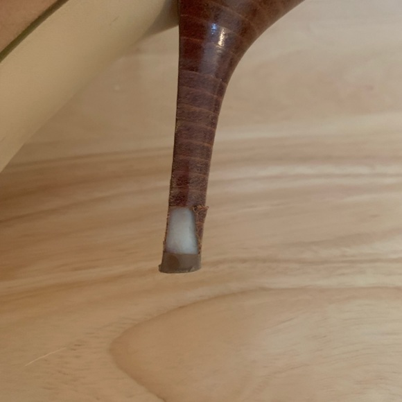 Enzo Angiolini size 8.5 pointy heels - Picture 6 of 8